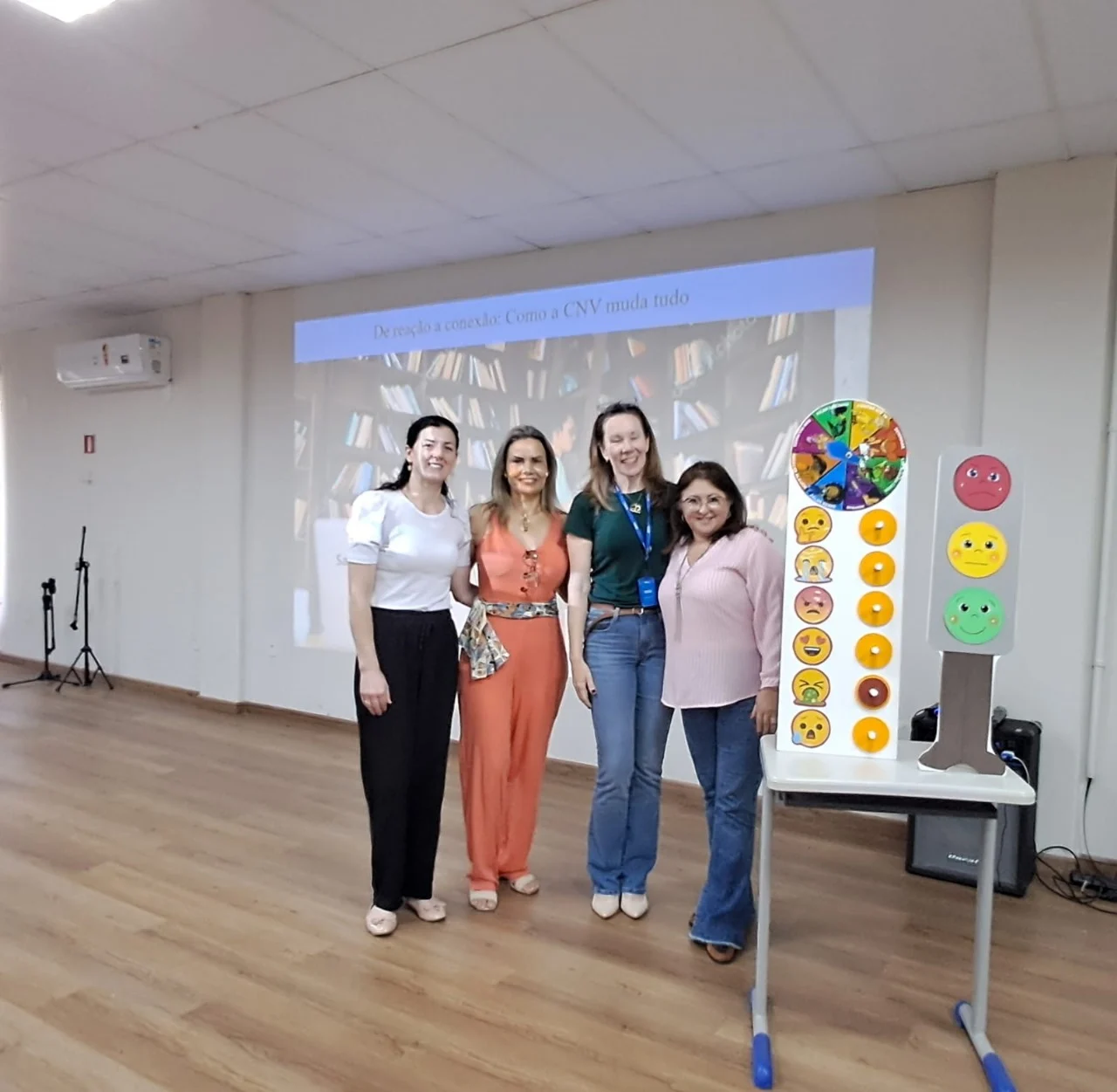 Luzerna: bate-papo leva importância de comunicação com empatia no ambiente de ensino