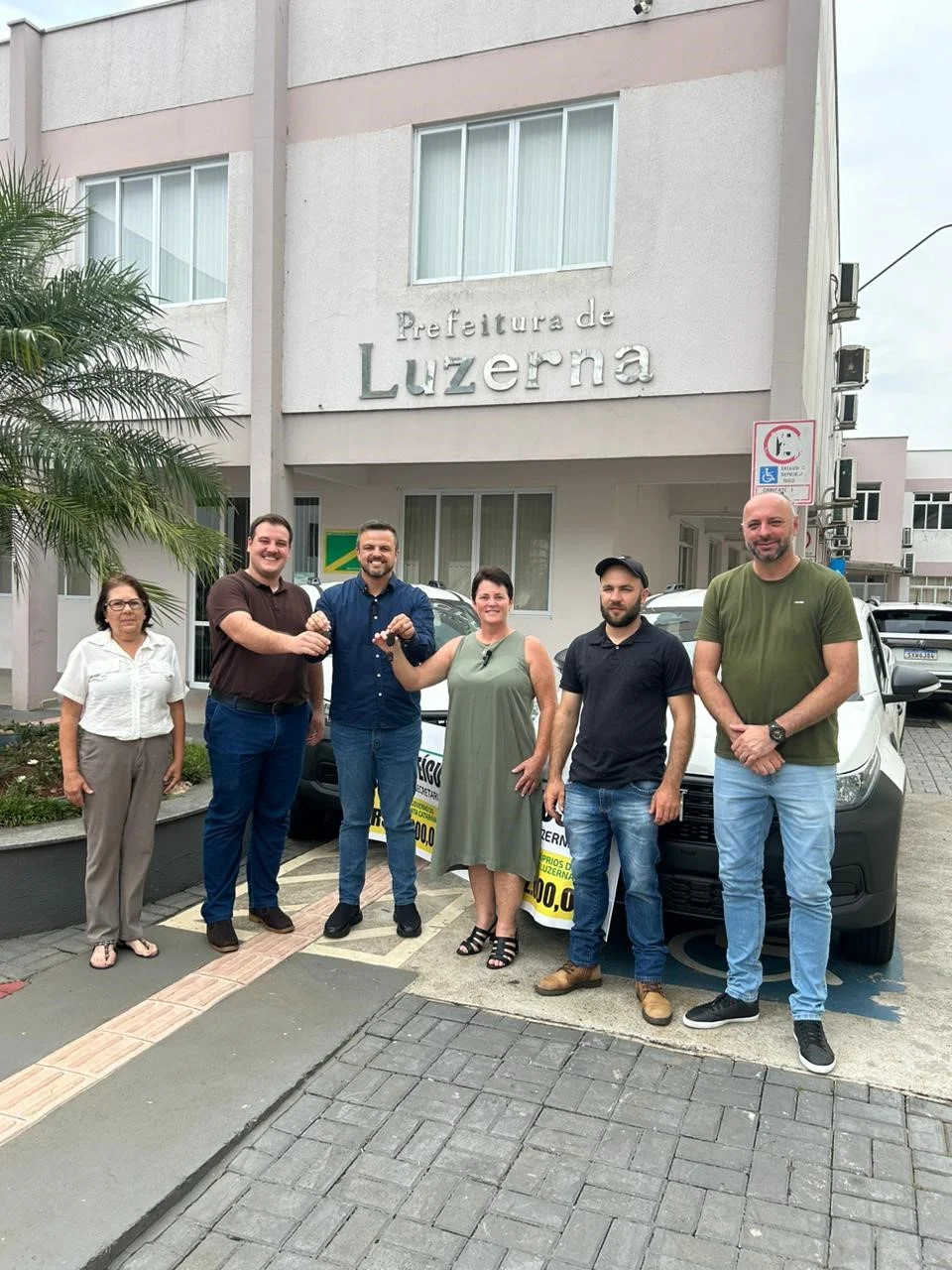 Luzerna recebe dois veículos Fiat Strada por meio de emenda parlamentar