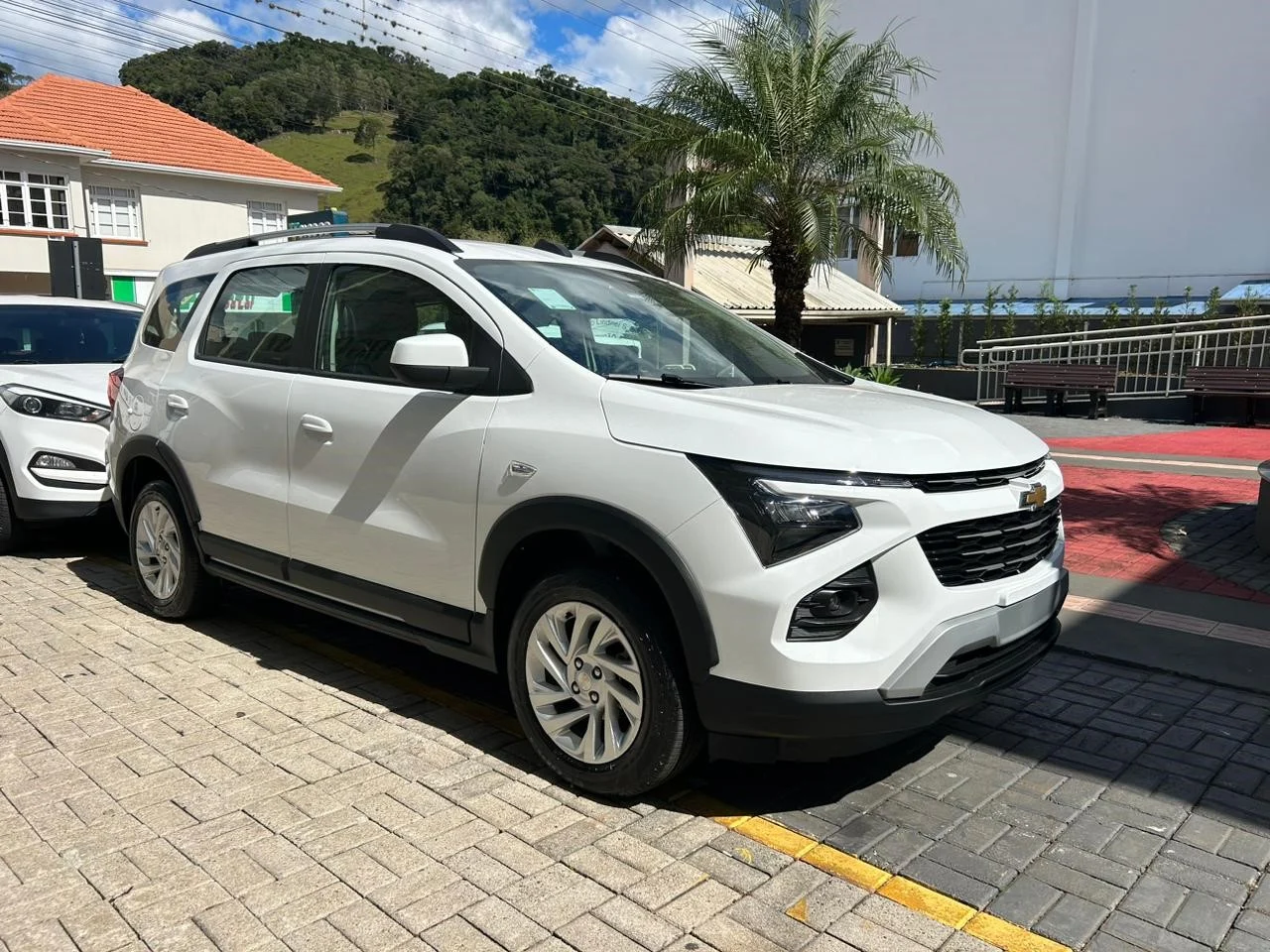 Luzerna amplia estrutura da saúde com novo veículo para transporte de pacientes do TFD