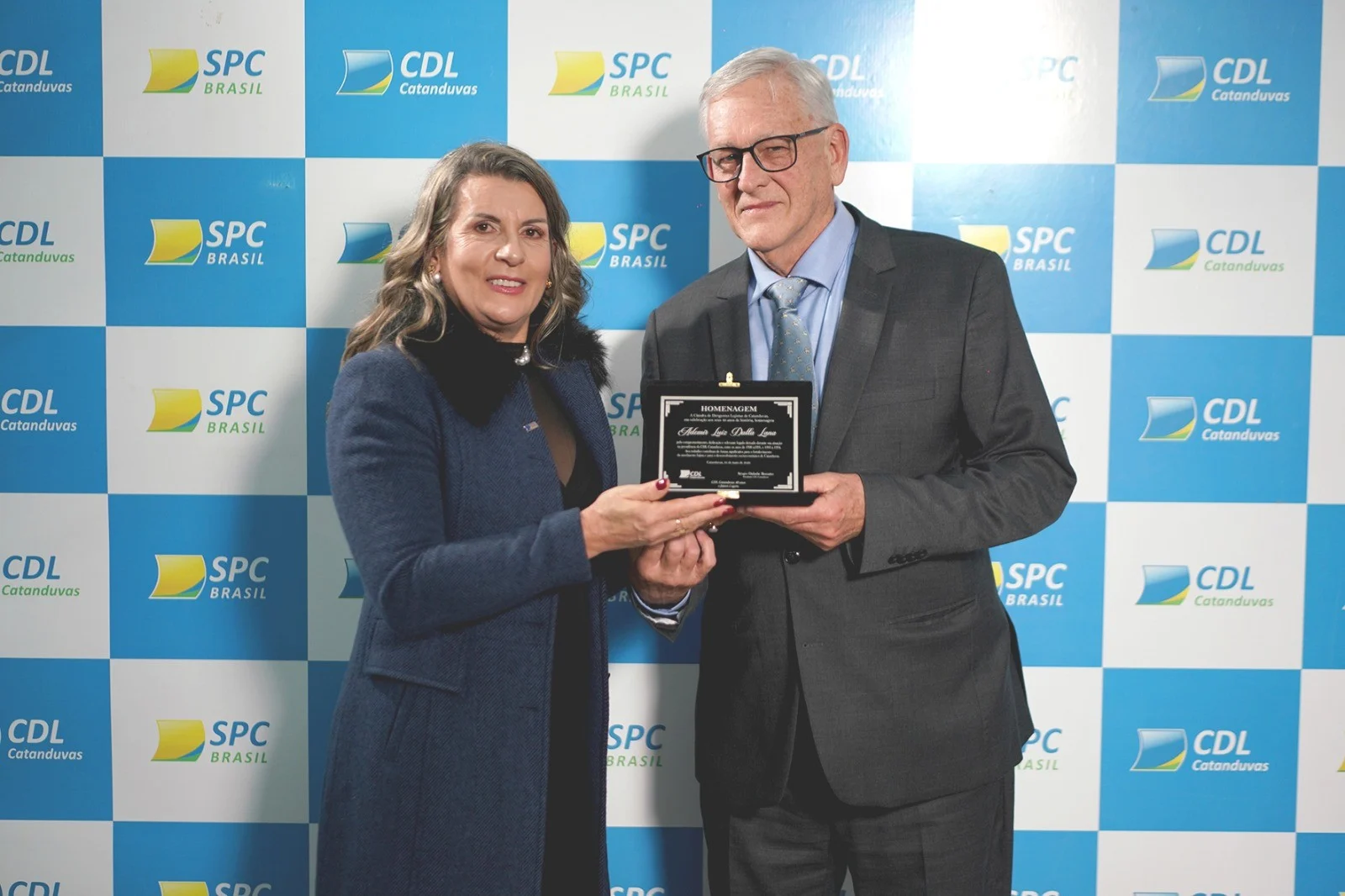 Empresário Ademir Dalla Lana é homenageado nos 40 anos da CDL Catanduvas