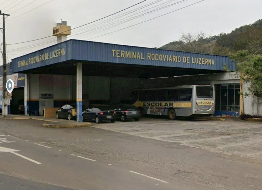 Fim do terminal rodoviário leva vereadora a cobrar novo ponto de embarque em Luzerna