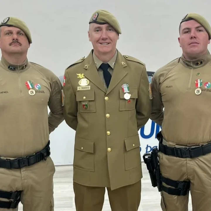 2aca3fc8-8b01-4dbc-a1d7-8a2fa53e5ef0