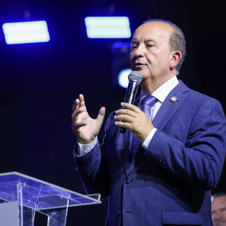 54860966607-43dce34569-k-1200x800